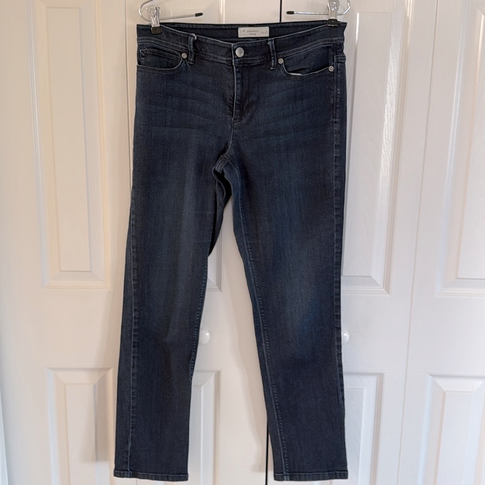 J.Jill Denim Authentic Fit Slim Leg Jeans - *LIKE NEW *- Size 6 - Picture 2 of 8